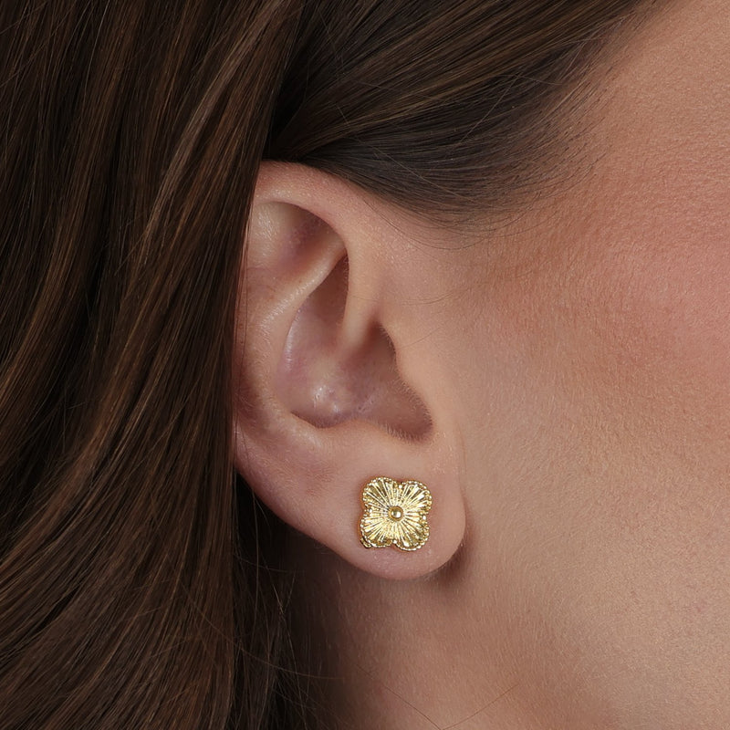Brinco Dourado de Flor Davyma