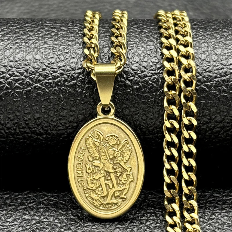 Corrente De Aço Com Pingente  Arcanjo São Miguel Com Detalhes Em Dourado
