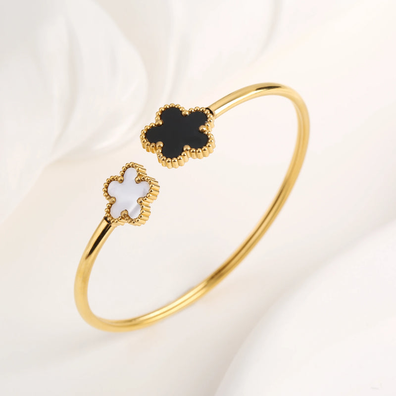 Pulseira Aberta De Flor De Cinco Folhas De Aço Inoxidável Banhada A Ouro