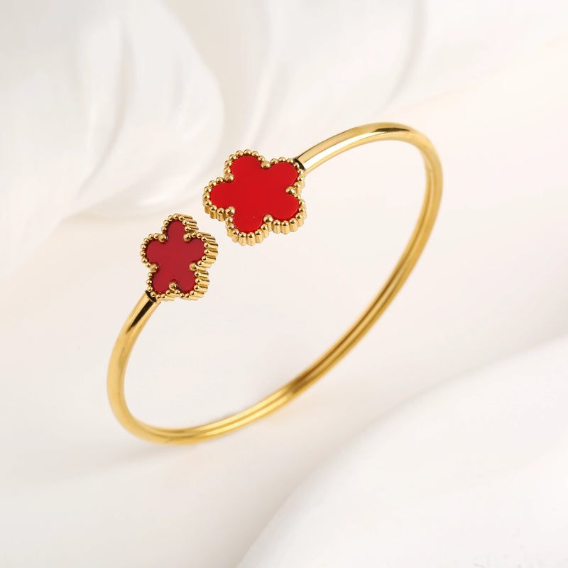 Pulseira Aberta De Flor De Cinco Folhas De Aço Inoxidável Banhada A Ouro