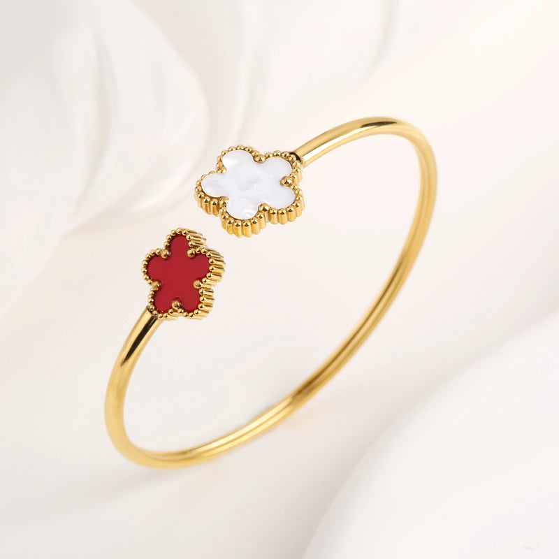 Pulseira Aberta De Flor De Cinco Folhas De Aço Inoxidável Banhada A Ouro
