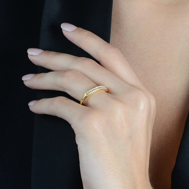 Anel Dourado  de Aliança Duplo Cravejado de Zircônia