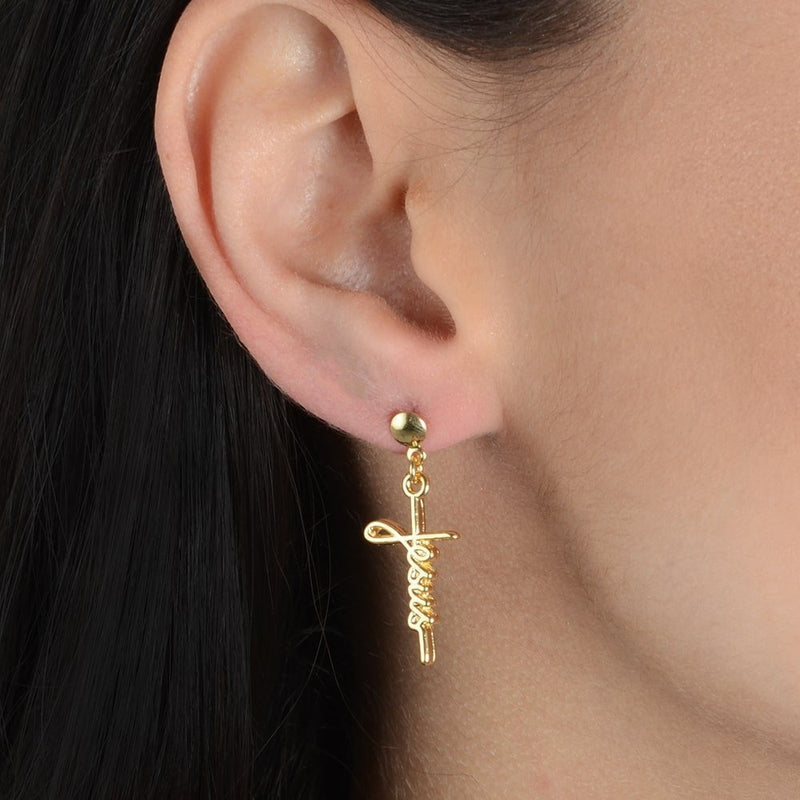 Brinco Dourado de Cruz com a palavra Jesus Davyma