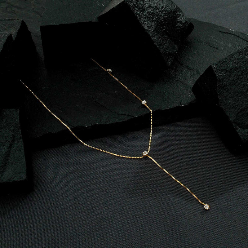 Colar Dourado Gravatinha com Pontos de Luz em Zircônia Davyma